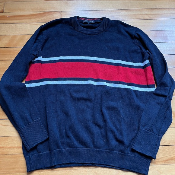 Brandy Melville Bernadette Sweater - Picture 2 of 3